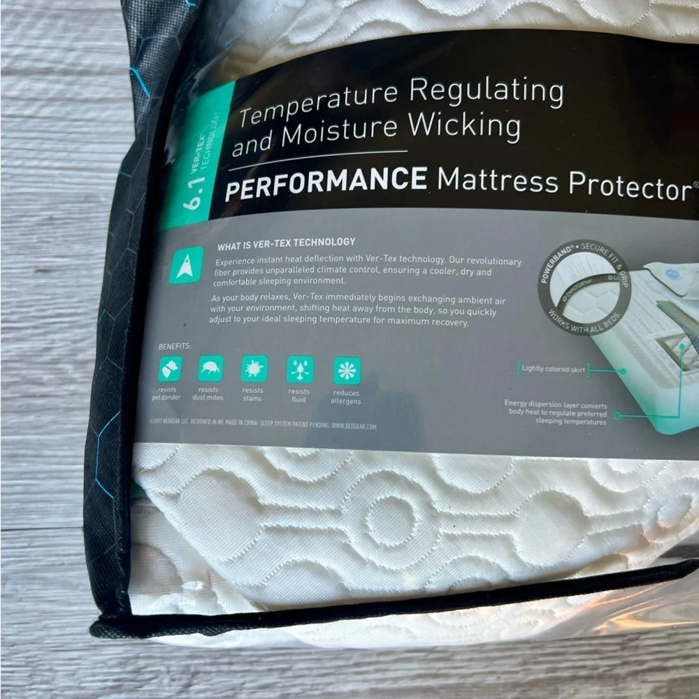 BEDGEAR ver-tex performance mattress protector queen EUC